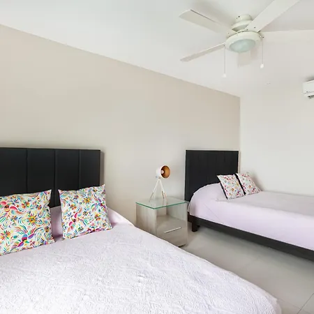 4 Bedroom House- Private Pool! Cancun Exterior photo